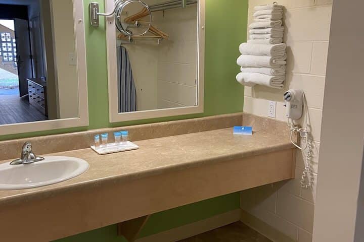 Bathroom sink