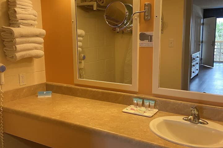 Bathroom sink