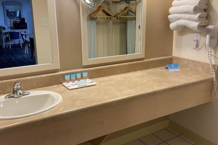 Bathroom sink