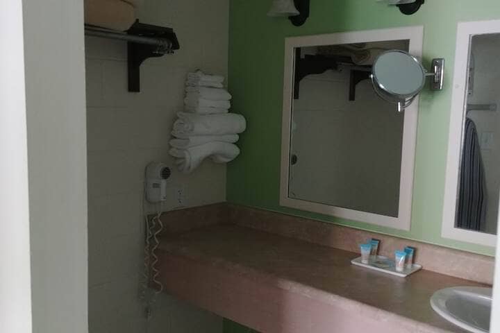 Bathroom amenities